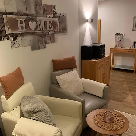 In Langfurth Mit Kleinem Balkon Apartman
